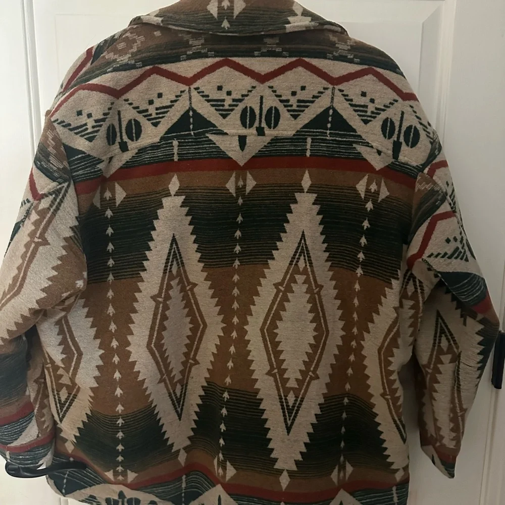 Aztec Pattern Jacket - Picture 4 of 4